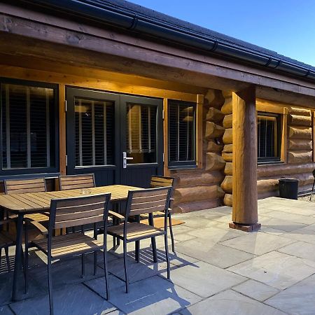 Ewes Water Log Cabins Langholm ภายนอก รูปภาพ