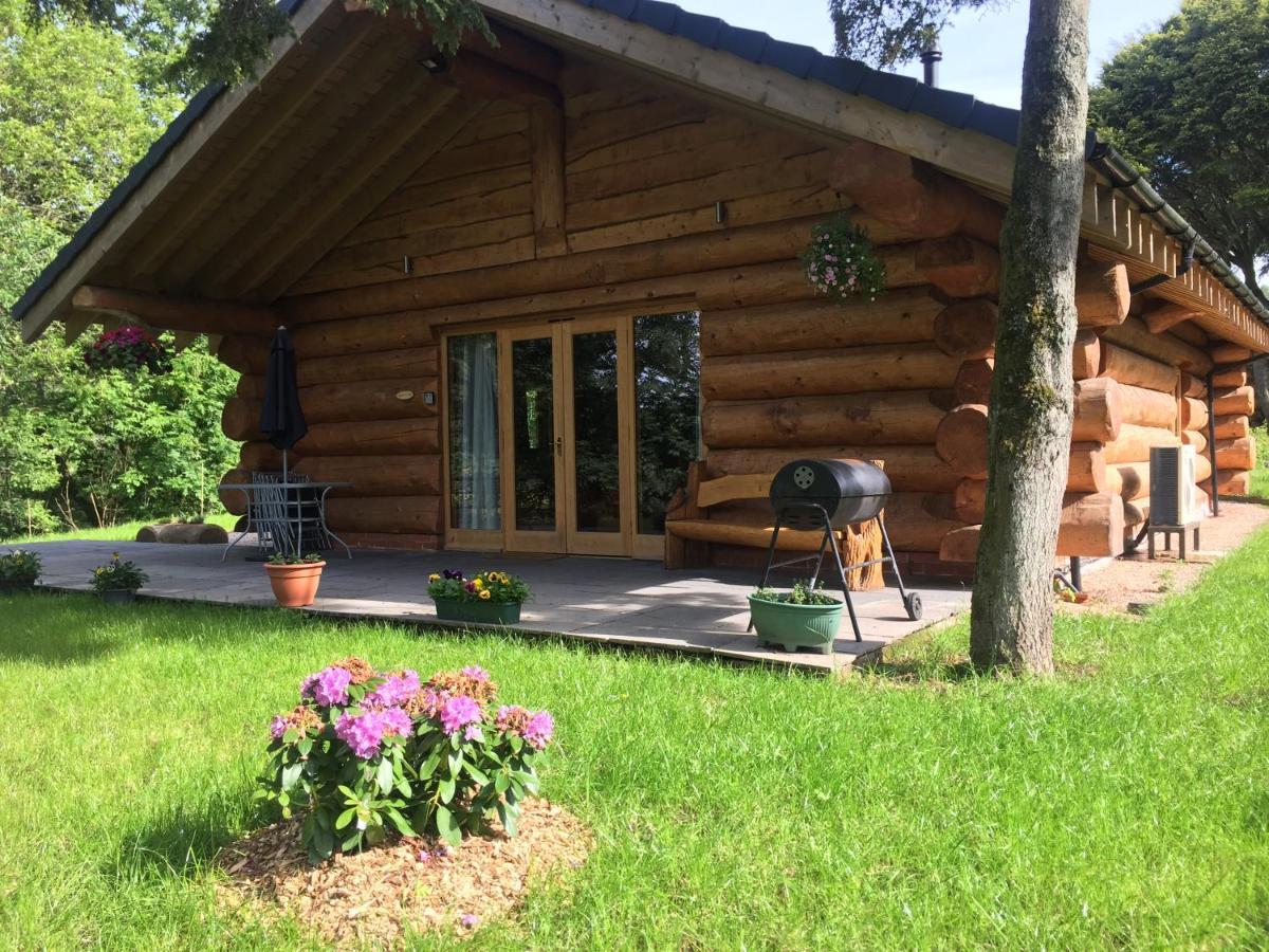 Ewes Water Log Cabins Langholm ภายนอก รูปภาพ