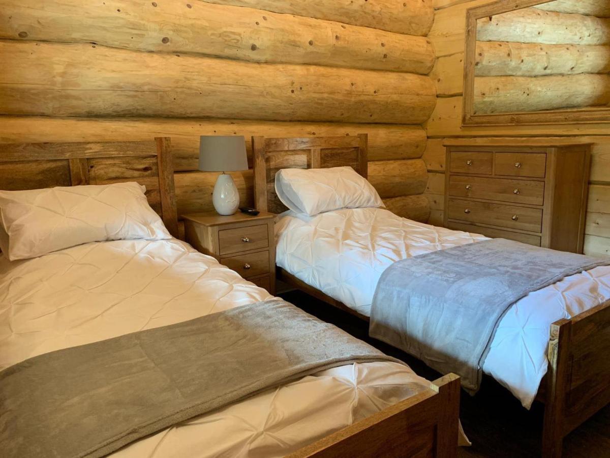 Ewes Water Log Cabins Langholm ภายนอก รูปภาพ