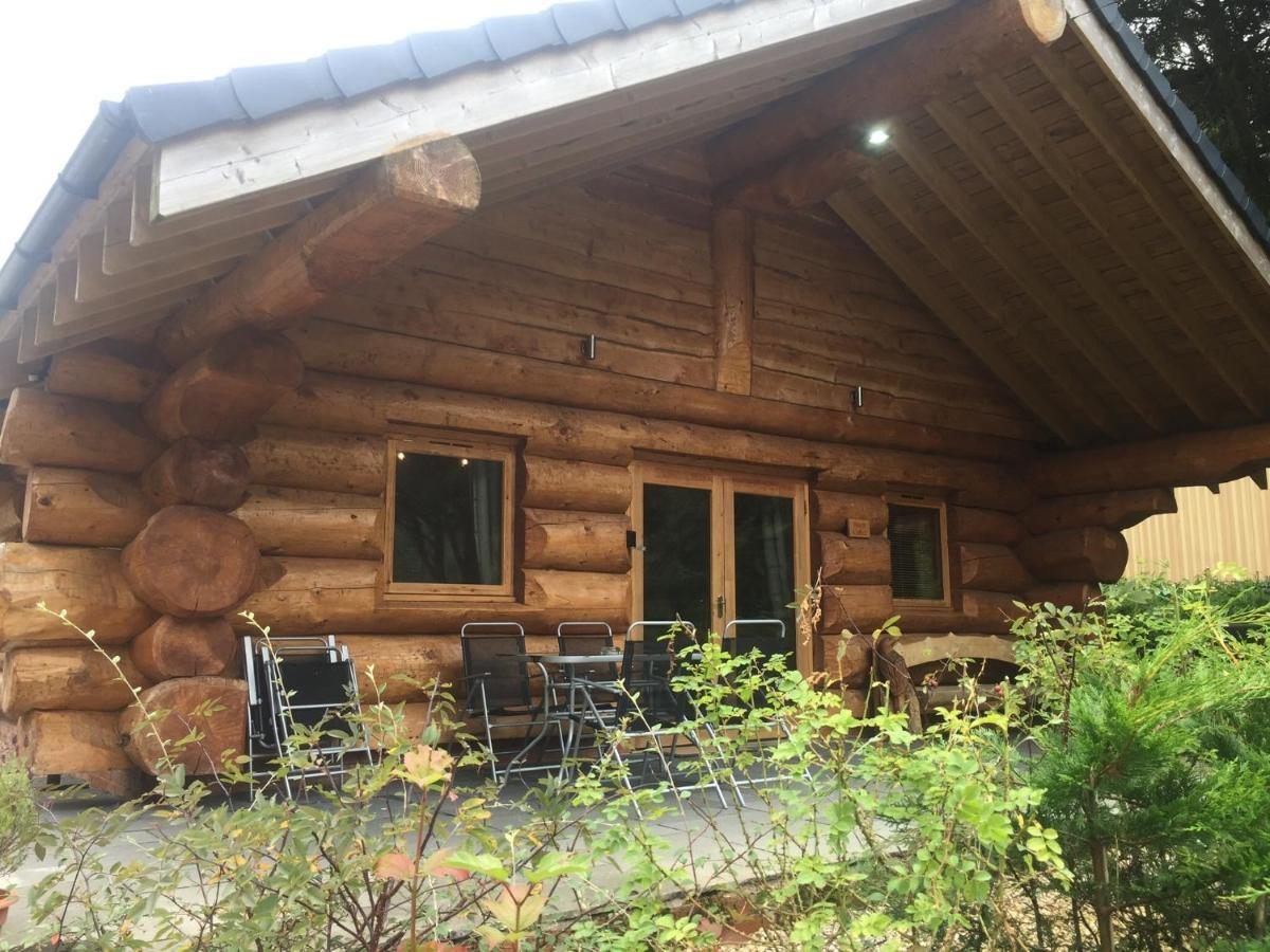 Ewes Water Log Cabins Langholm ภายนอก รูปภาพ