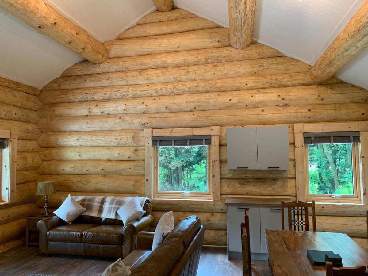 Ewes Water Log Cabins Langholm ภายนอก รูปภาพ