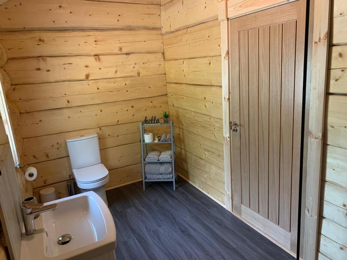 Ewes Water Log Cabins Langholm ภายนอก รูปภาพ
