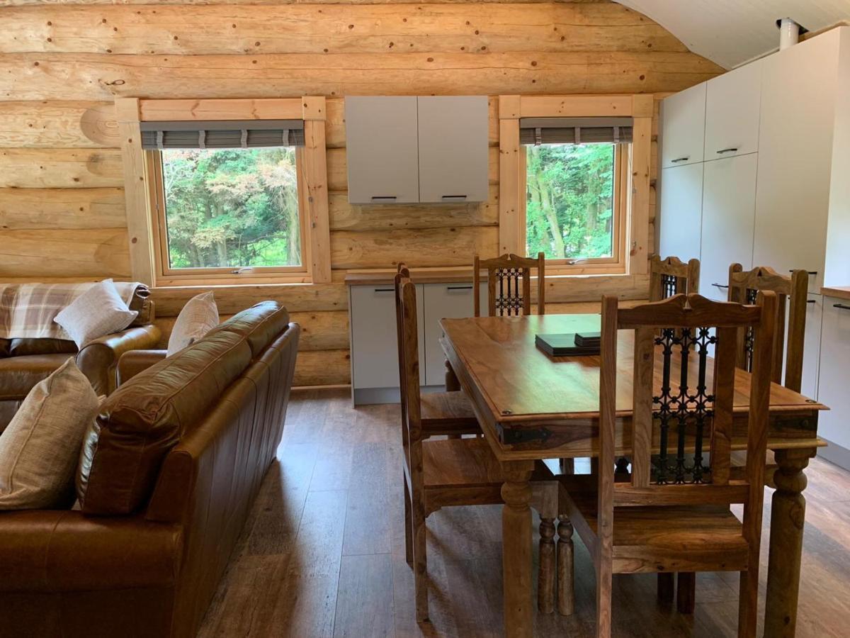Ewes Water Log Cabins Langholm ภายนอก รูปภาพ