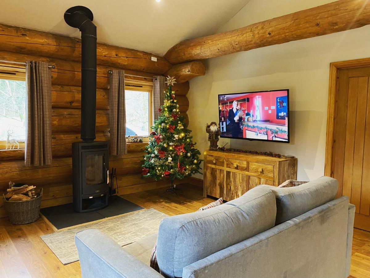 Ewes Water Log Cabins Langholm ภายนอก รูปภาพ