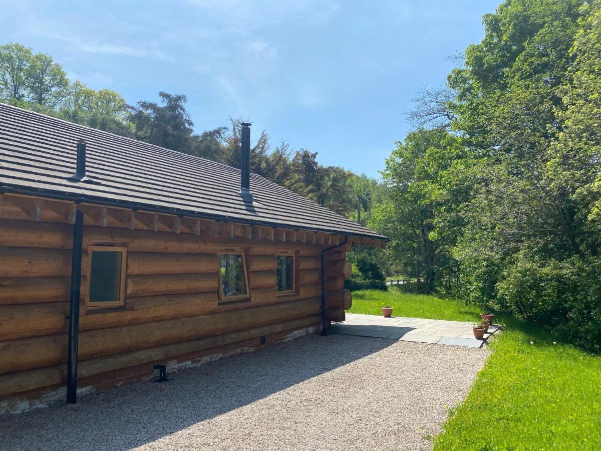 Ewes Water Log Cabins Langholm ภายนอก รูปภาพ