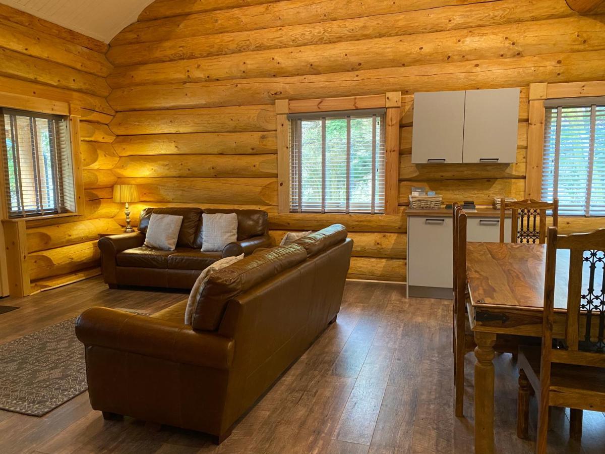 Ewes Water Log Cabins Langholm ภายนอก รูปภาพ