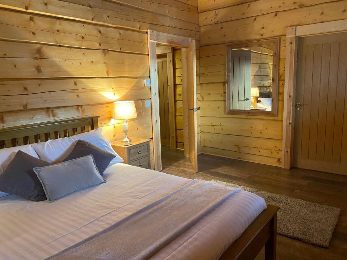 Ewes Water Log Cabins Langholm ภายนอก รูปภาพ