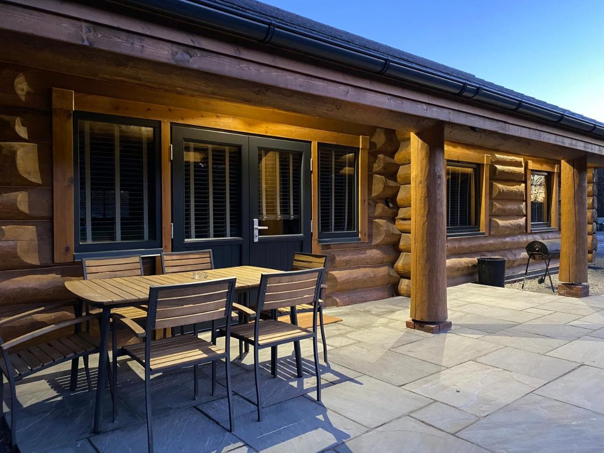 Ewes Water Log Cabins Langholm ภายนอก รูปภาพ