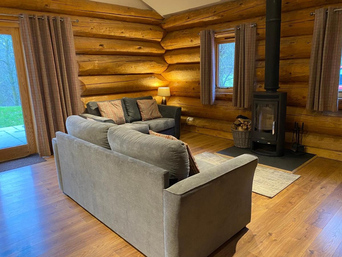 Ewes Water Log Cabins Langholm ภายนอก รูปภาพ