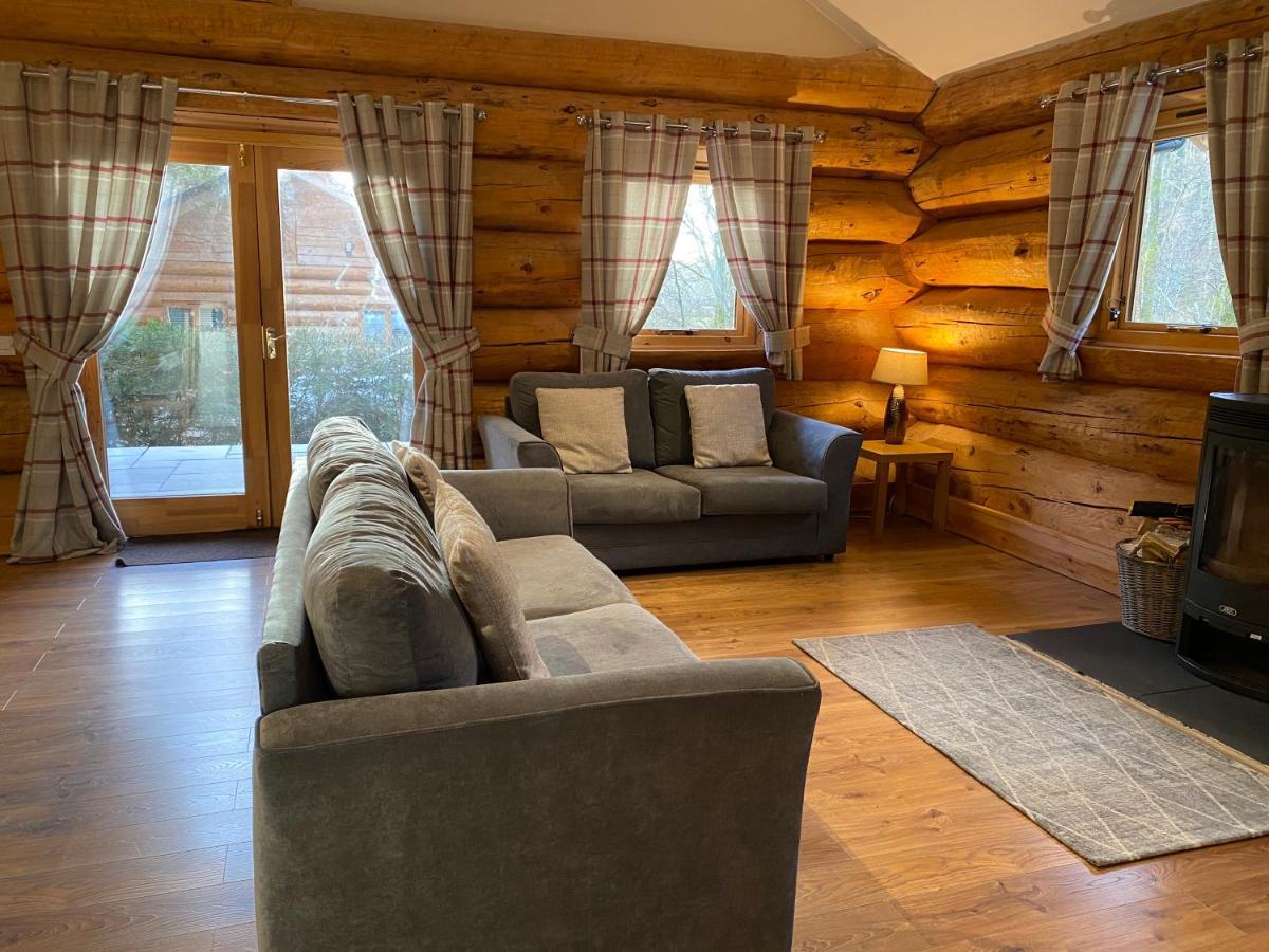Ewes Water Log Cabins Langholm ภายนอก รูปภาพ