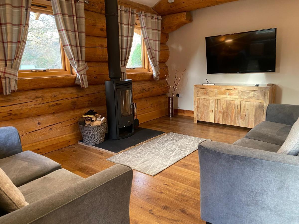 Ewes Water Log Cabins Langholm ภายนอก รูปภาพ
